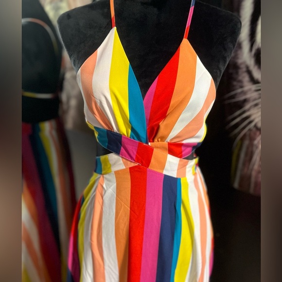 💛💕NWOT Vertical Striped Crisscross Tie Backless Split Thigh Cami Dress SZ S💛 - Picture 6 of 9